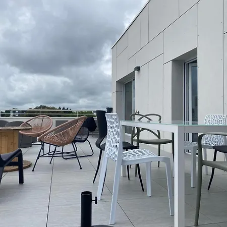 8 Pers Gare Roof Standing Traversant 4