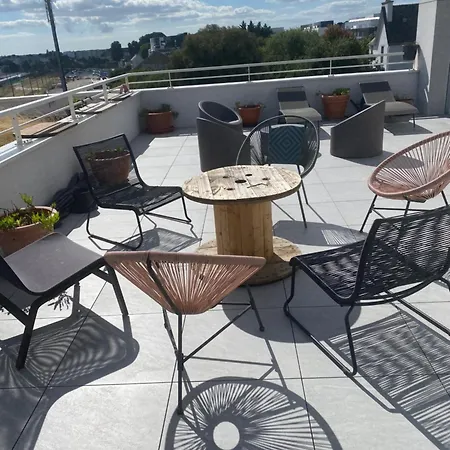 8 Pers Gare Roof Standing Traversant 4 * Vannes
